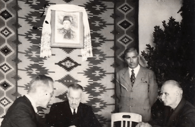 Стріткод — Михайло Омелянович-Павленко фото