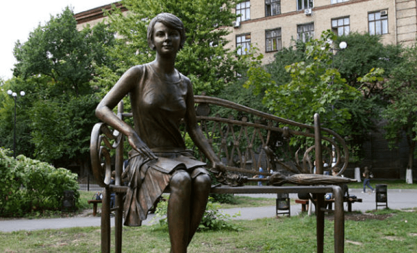 Стріткод — Олена Теліга фото