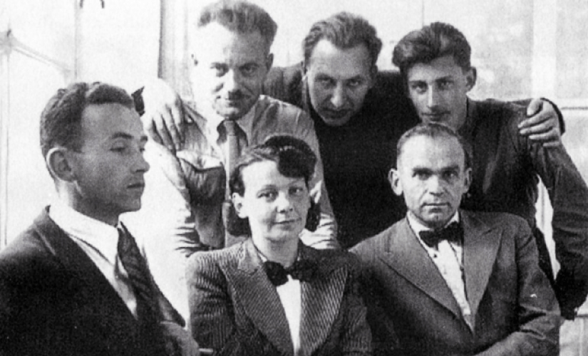 Стріткод — Олена Теліга фото