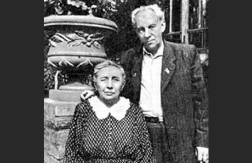 Стріткод — Максим Рильський фото