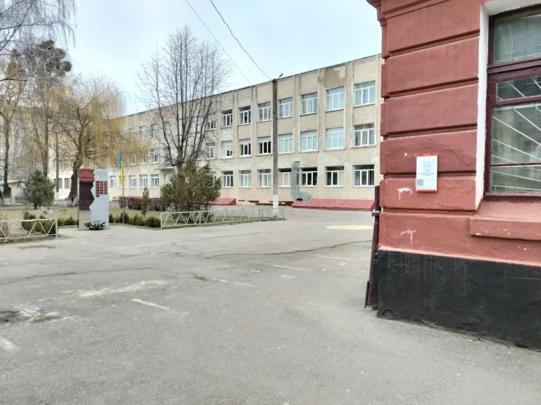 Вінниця, вул. Героїв Нацгвардії, 40 (зі сторони вул. Острозького, 32-й ліцей) фото